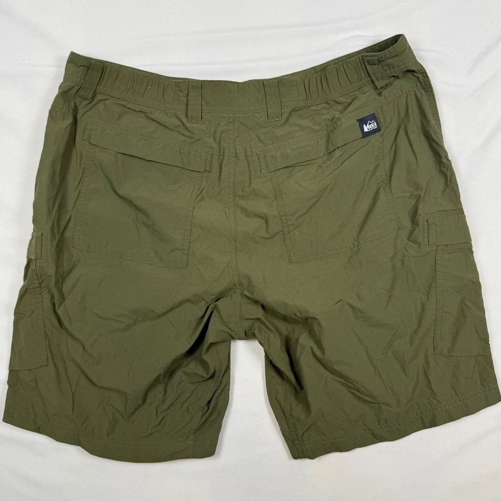 REI Co-op Mens 38 Relaxed Cargo Shorts Olive Green Hiking Outdoor Utility